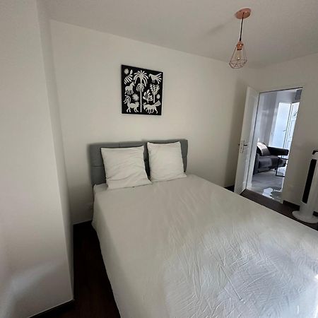 Appartement Calme Moderne Proche De Disneyland Wifi & Cafe Gratuit & Arrivee Autonome Bussy-Saint-Georges Exterior foto