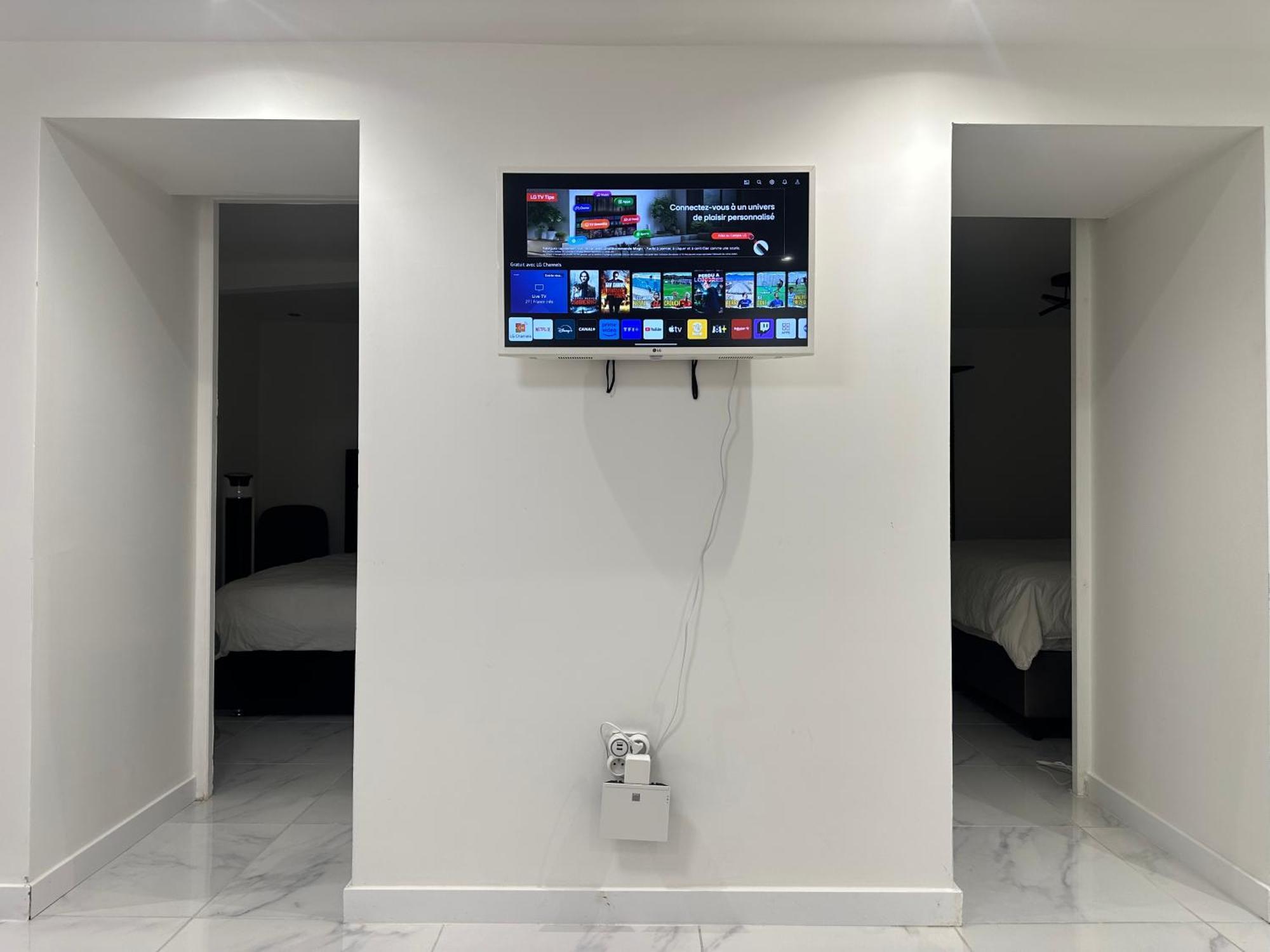 Appartement Calme Moderne Proche De Disneyland Wifi & Cafe Gratuit & Arrivee Autonome Bussy-Saint-Georges Exterior foto